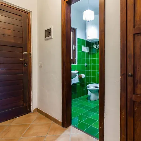 Guesthost - Oasis With Garden, Pool And Wifi Apartman *
