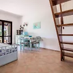 Appartement Guesthost - Oasis With Garden, Pool And Wifi Golfo Aranci