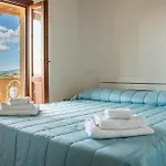 Guesthost - Oasis With Garden, Pool And Wifi * Golfo Aranci