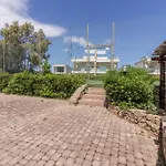 Guesthost - Oasis With Garden, Pool And Wifi