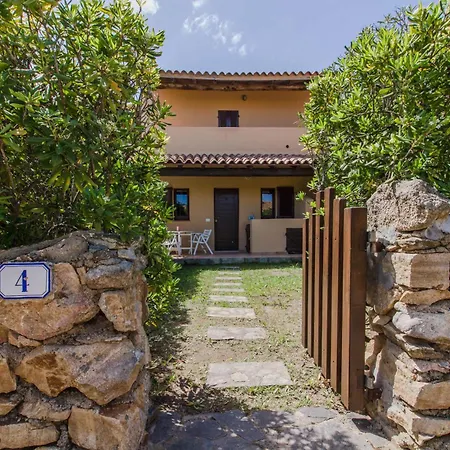 Guesthost - Oasis With Garden, Pool And Wifi Appartement