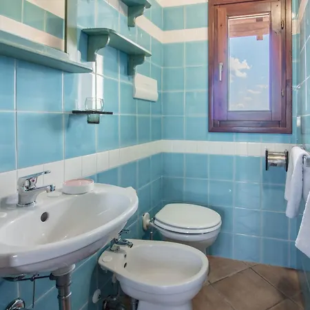 Guesthost - Oasis With Garden, Pool And Wifi * Golfo Aranci