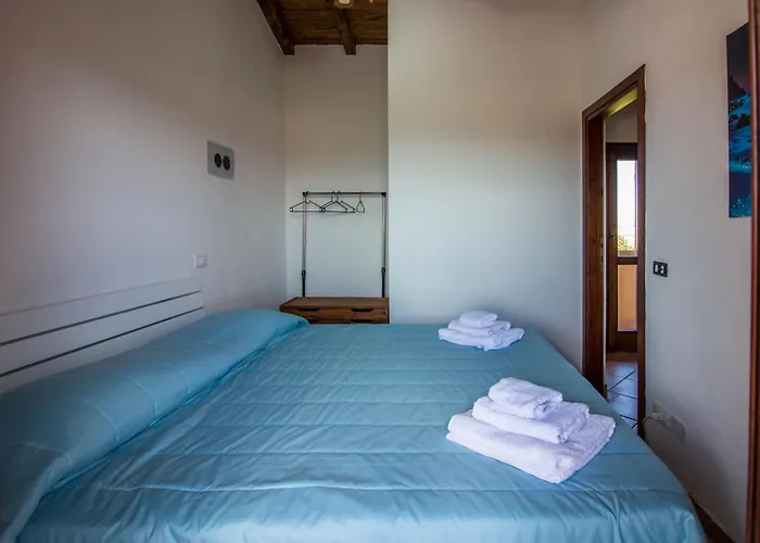 Appartement Guesthost - Oasis With Garden, Pool And Wifi Golfo Aranci