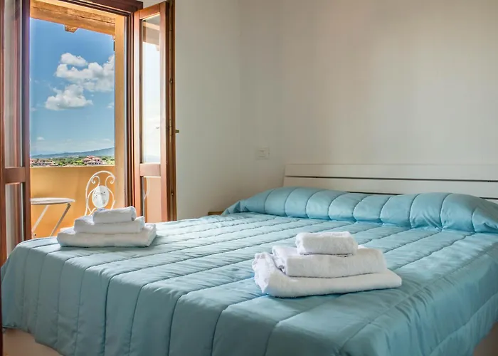 Guesthost - Oasis With Garden, Pool And Wifi * Golfo Aranci